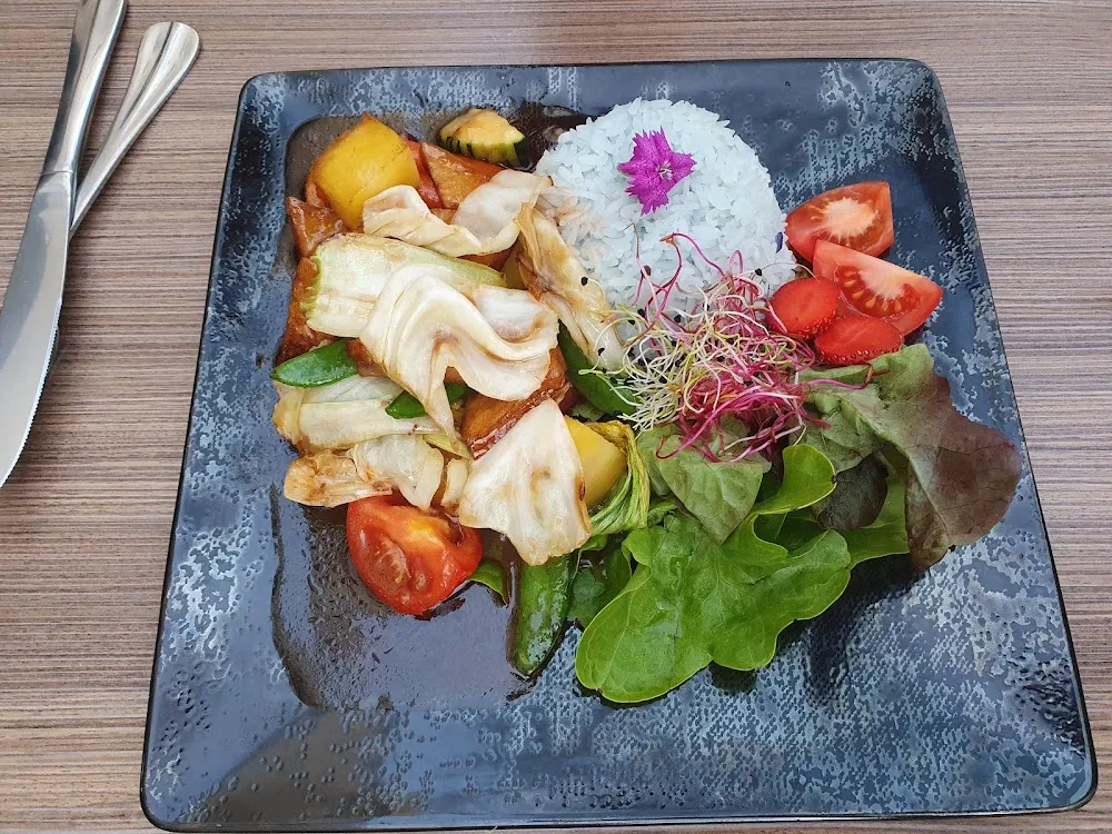 Pad Tofu Priez Wan Sauté de Tofu À la Sauce Aigre-douce